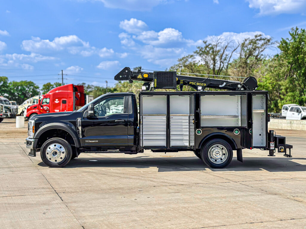 Store all the parts and tools you need in the Palfinger Service Body assembled by MTTE.