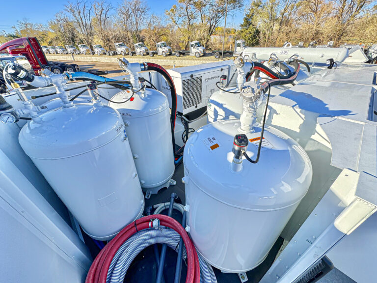 Multiple Tank options for the Lube trucks.